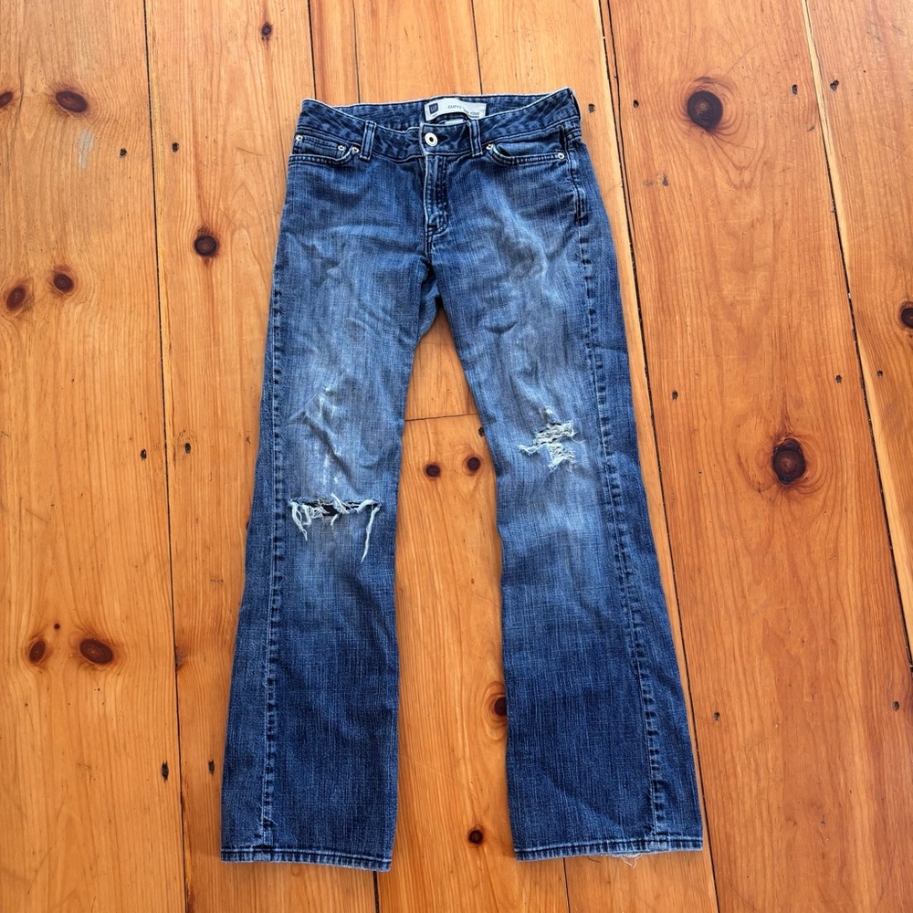 GAP Curvy Low Rise Distressed Jeans Size 4